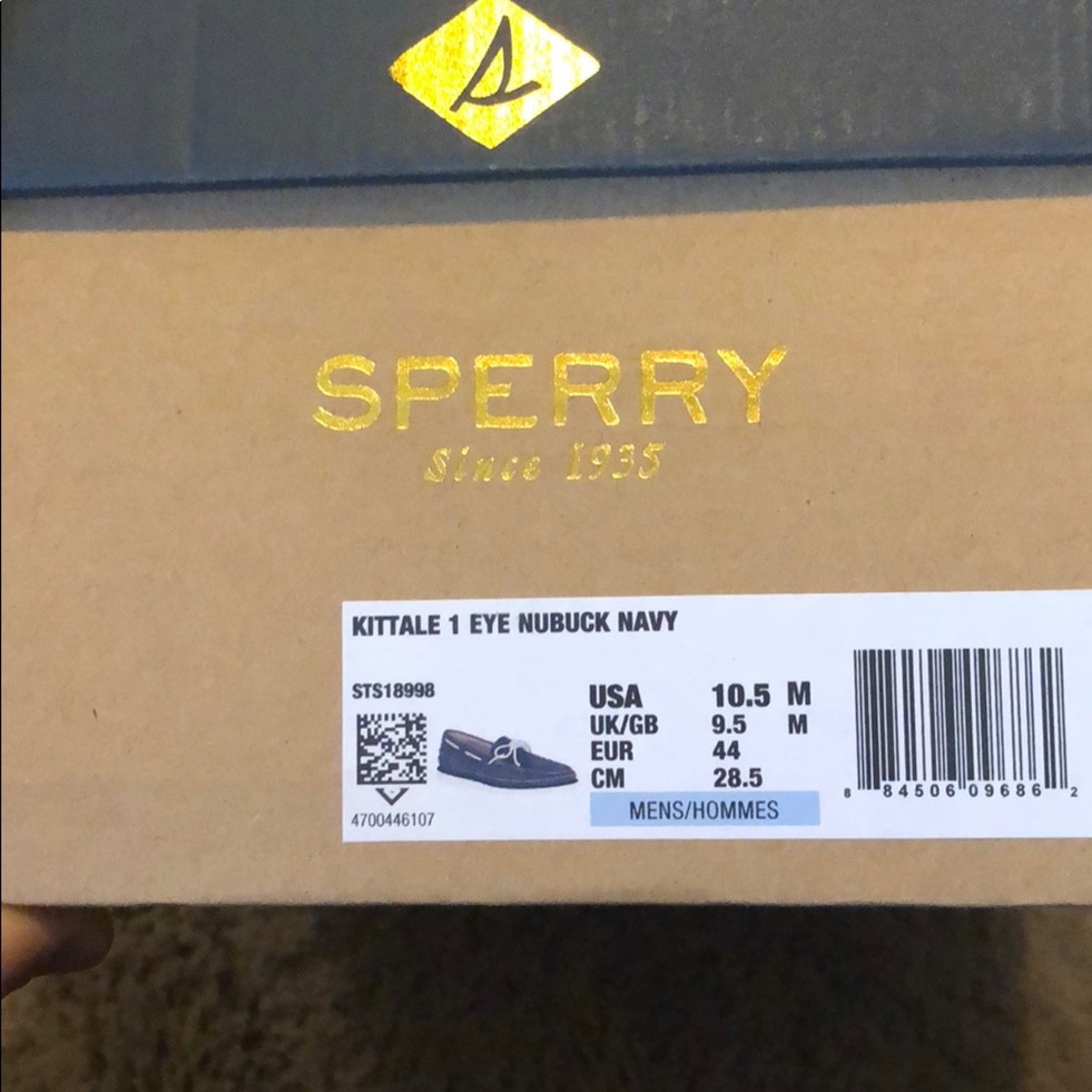 Brand new men’s navy sperrys